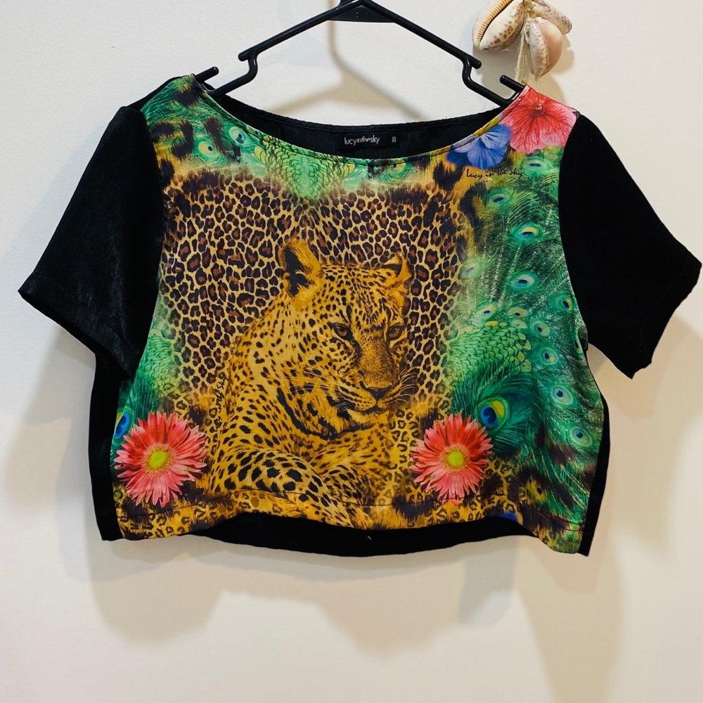 Women’s lucy in the sky Safari crop top